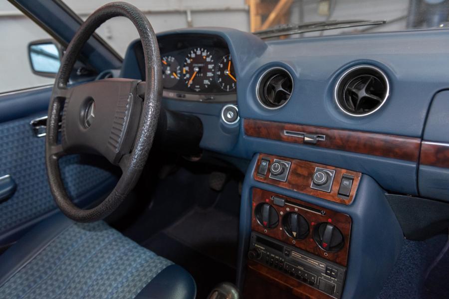 Торпедо Mercedes-Benz 280 CE (C123) 1978 года  (EU) (фото 69 из 133)